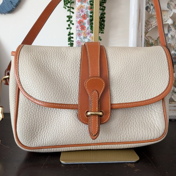 Dooney & Bourke Vintage AWL Bone & British Tan Cavalry Body Bag - Made in USA - Picture 4 of 16